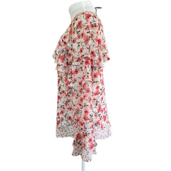 Romantic flowy ruffled floral and calico print blouse with bell sleeves. Size 2 - Picture 6 of 11